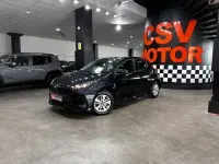 Käytetty Toyota Yaris Hybrid Active 116 HP (85 kW) 2023 Musta Viistoperä