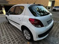 Usado Peugeot 207 70 CV (51 kW) 2011 Blanco Berlina