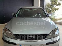 Usado Ford Mondeo Ambiente 115 CV (84 kW) 2005 Gris / plata Berlina