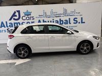Usado Hyundai i30 120 CV (88 kW) 2021 Blanco Berlina