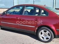 Usado VW Passat Comfortline 115 CV (84 kW) 2000 Marrón Berlina