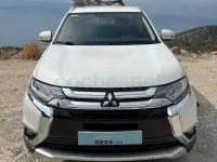 Usado Mitsubishi Outlander Motion 150 CV (110 kW) 2018 Blanco SUV