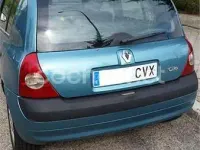 Usado Renault Clio II Authentique 80 CV (58 kW) 2004 Azul Berlina