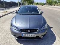 Usado Seat Leon Style 110 CV (80 kW) 2018 Gris / plata Berlina