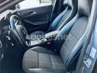 Usado Mercedes A200 Urban 156 CV (114 kW) 2014 Gris / plata Utilitario