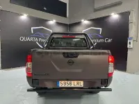 Usado Nissan Navara Acenta 190 CV (139 kW) 2021 Marrón Pickup/Camioneta