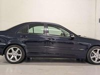 Usado Mercedes C220 Sport Edition 150 CV (110 kW) 2005 Azul Berlina