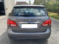 Usado Mercedes B180 2015 Plateado Monovolumen