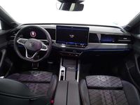 Usado VW Passat R-line 150 CV (110 kW) 2024 Blanco Familiar