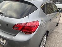 Usado Opel Astra Cosmo 115 CV (84 kW) 2010 Gris / plata Berlina