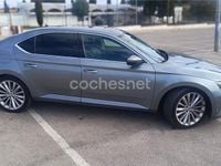 Usado Skoda Superb Style 150 CV (110 kW) 2015 Gris / plata Berlina