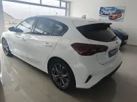 Usado Ford Focus ST-Line 125 CV (91 kW) 2023 Blanco Berlina