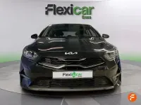 Usado Kia Ceed 136 CV (100 kW) 2023 Negro Utilitario