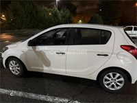 Usado Hyundai i20 75 CV (55 kW) 2013 Blanco Utilitario