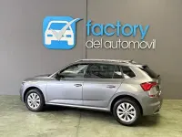 Usado Skoda Kamiq Ambition 110 CV (80 kW) 2022 Gris / plata SUV
