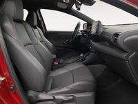 Usado Toyota Yaris Style 116 CV (85 kW) 2022 Rojo Utilitario