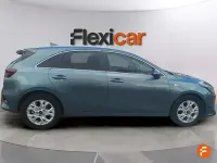 Usado Kia Ceed 100 CV (73 kW) 2022 Verde Utilitario