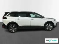 Usado Peugeot 5008 Allure 130 CV (95 kW) 2019 Blanco SUV