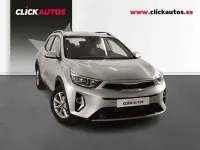 Usado Kia Stonic Active 79 CV (58 kW) 2025 Plateado SUV