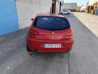 Usado Alfa Romeo 147 Distinctive 120 CV (88 kW) 2004 Rojo Utilitario