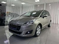 Usado Peugeot 5008 Style 120 CV (88 kW) 2017 Beige Monovolumen