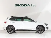 Usado Skoda Karoq SportLine 150 CV (110 kW) 2022 Blanco SUV
