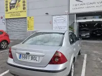 Usado Ford Mondeo Ghia 170 CV (125 kW) 2001 Gris / plata Berlina