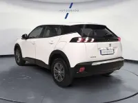 Usado Peugeot 2008 Active 110 CV (80 kW) 2024 Blanco SUV