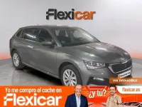 Usado Skoda Scala Selection 115 CV (84 kW) 2024 Gris Utilitario