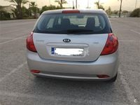 Usado Kia Ceed Active 115 CV (84 kW) 2007 Gris / plata Utilitario