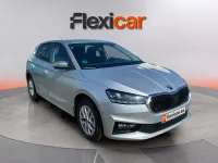 Usado Skoda Fabia Selection 95 CV (69 kW) 2025 Gris Utilitario