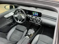 Usado Mercedes A180 136 CV (100 kW) 2022 Gris / plata Berlina