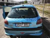 Usado Peugeot 206 90 CV (66 kW) 2001 Azul Berlina