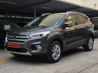 Usado Ford Kuga Trend 120 CV (88 kW) 2018 Gris / plata SUV