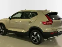 Usado Volvo XC40 Core 163 CV (119 kW) 2025 Gris / plata SUV