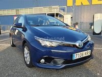 Usado Toyota Auris Hybrid Active 136 CV (100 kW) 2018 Azul Berlina