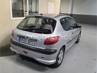 Usado Peugeot 206 75 CV (55 kW) 2001 Gris / plata Berlina