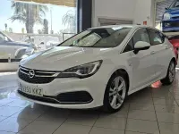 Usado Opel Astra 160 CV (117 kW) 2018 Blanco Berlina