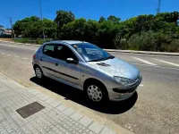 Usado Peugeot 206 110 CV (80 kW) 2001 Gris / plata Berlina