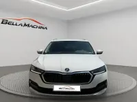 Usado Skoda Octavia Ambition 151 CV (111 kW) 2021 Amarillo Familiar