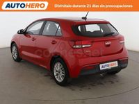 Usado Kia Rio 84 CV (61 kW) 2021 Rojo Berlina