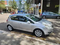 Usado Opel Corsa Cosmo 75 HP (55 kW) 2009 Cinzento Citadino