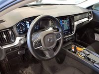 Usado Volvo V60 Momentum 197 CV (144 kW) 2022 Gris / plata Familiar