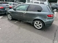 Usado Alfa Romeo 147 Distinctive 115 CV (84 kW) 2001 Gris / plata Utilitario