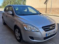 Usado Kia Ceed 90 CV (66 kW) 2009 Gris / plata Utilitario