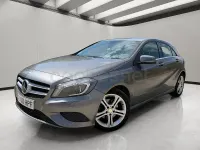 Usado Mercedes A200 Urban 136 CV (100 kW) 2013 Gris / plata Utilitario