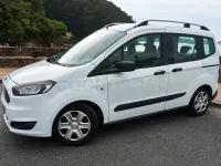 Usado Ford Tourneo Connect Trend 100 CV (73 kW) 2015 Blanco Monovolumen