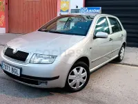 Usado Skoda Fabia Elegance 101 CV (74 kW) 2001 Gris / plata Berlina
