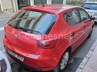 Usado Seat Ibiza Reference 70 CV (51 kW) 2014 Rojo Berlina