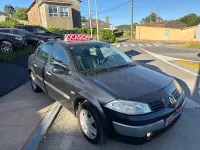 Usado Renault Mégane Authentique 115 CV (84 kW) 2005 Gris / plata Berlina